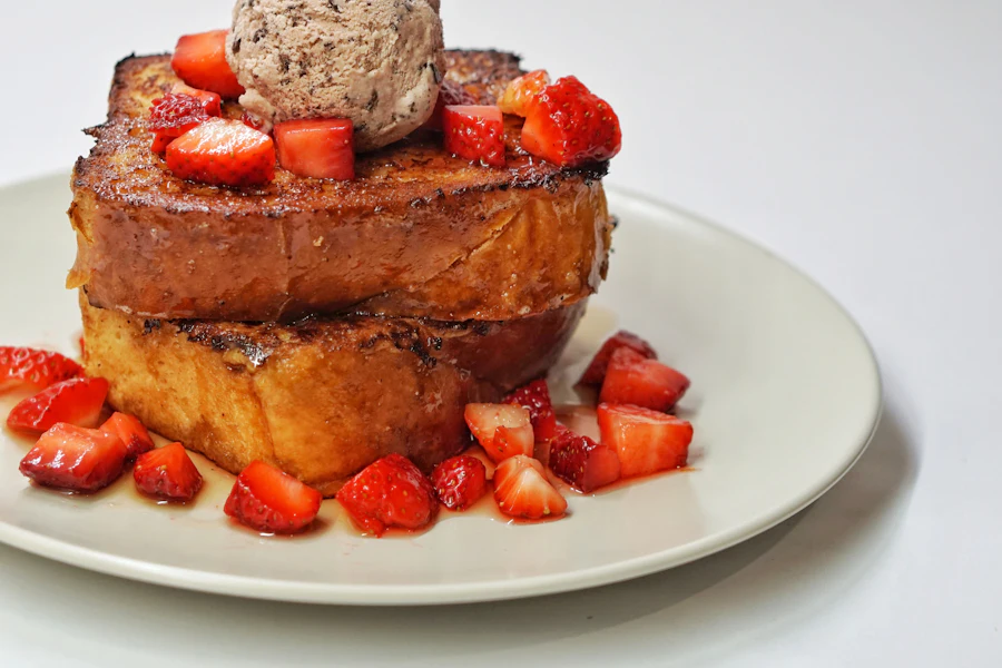 French toast with strawberries